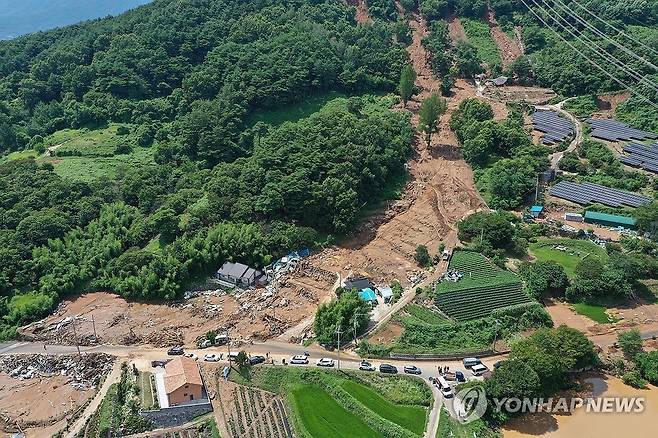 2025년 7월 경남 산청군 산청읍 내부마을 와룡산 산사태. 연합뉴스