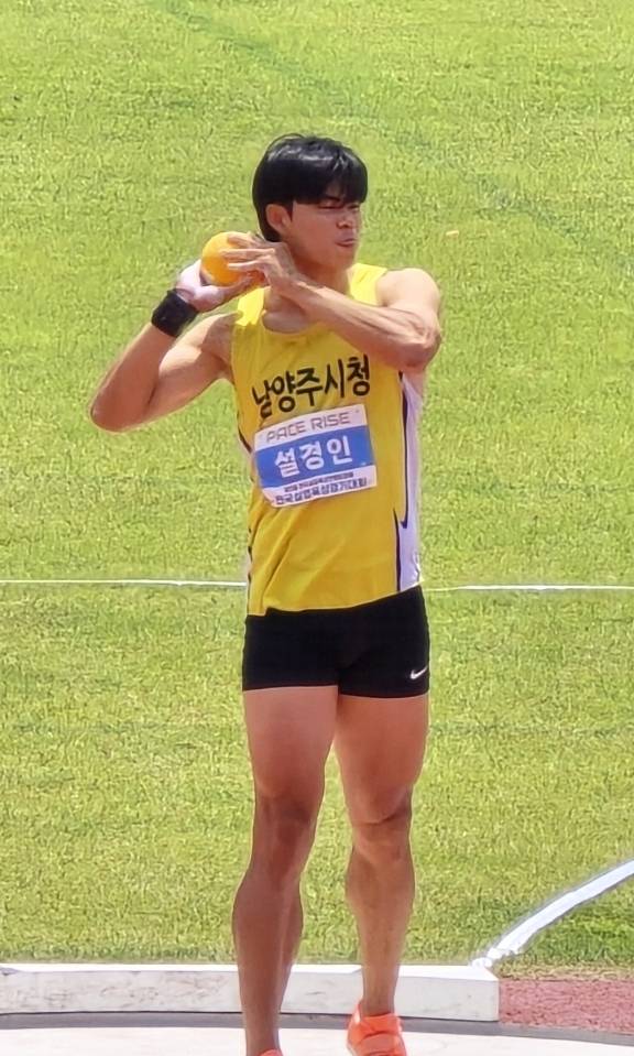 5일 전북 익산종합운동장에서 열린 백제왕도 익산 2026 전국육상경기대회 남자일반부 10종 경기에서 우승한 설경인(남양주시청)의 모습.