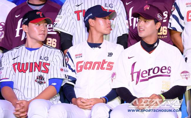 2026 KBO 신인 드래프트에서 1라운드 1, 4, 8순위로 확정된 박준현, 신동건, 양우진.(오른쪽부터) 박재만 기자 pjm@sportschosun.com