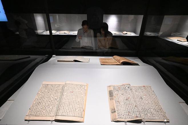 [부산=뉴시스] 6일 부산광역시 남구 부산박물관에서 열린 특별전 '조선의 기록과 문화, 만세(萬世)에 전하노니' 언론공개회 현장 (사진=국가유산청 제공) 2026.07.06. photo@newsis.com *재판매 및 DB 금지
