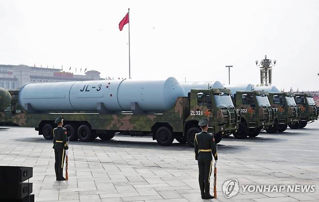 중국이 작년 9월 3일 열병식에서 공개한 SLBM '쥐랑(巨浪·JL)-3' [EPA=연합뉴스. 재판매 및 DB 금지]