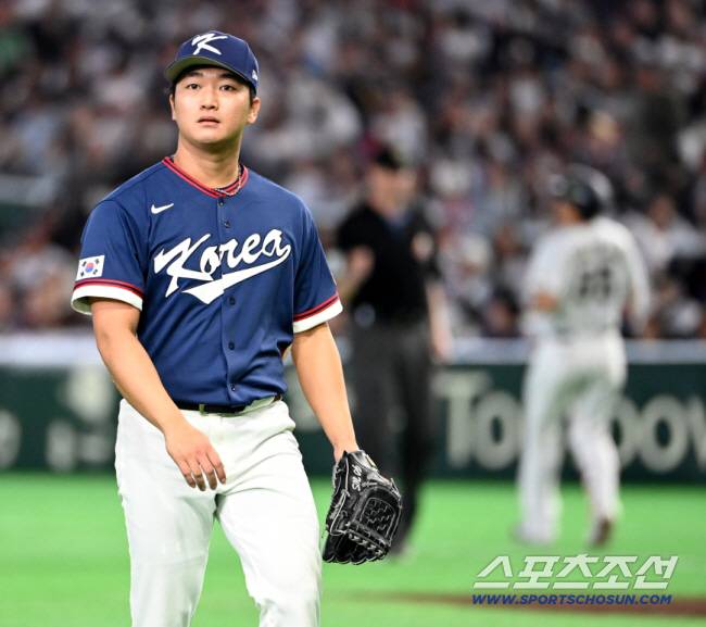 7일 일본 도쿄돔에서 열린 WBC(월드베이스볼클래식) 한국과 일본의 경기. 6회말 투구를 마친 고우석이 더그아웃으로 향하고 있다. 도쿄(일본)=허상욱 기자wook@sportschosun.com/2026.03.07/