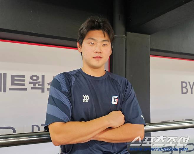 인터뷰에 임한 롯데 박찬형. 김영록 기자