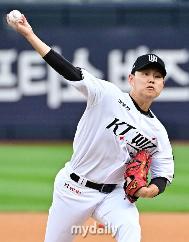 KT 선발투수 소형준이 역투하고 있다./수원=유진형 기자