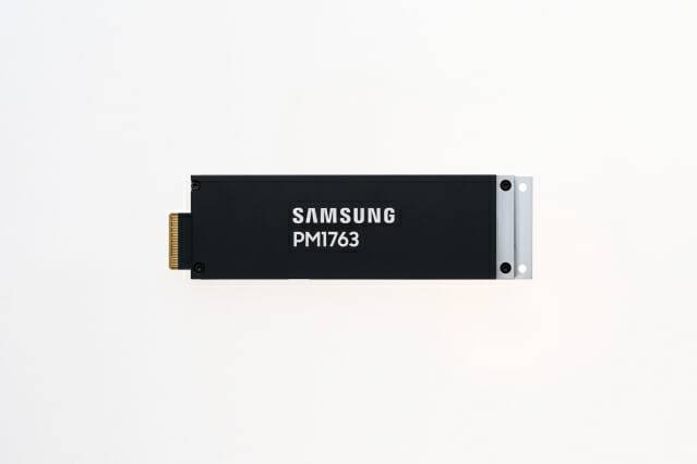 삼성전자가 개발한 기업용 SSD PM1763(사진=삼성전자)