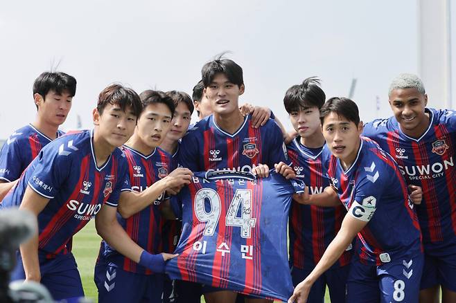 K리그1 승격을 목표로 내건 수원FC가 후반기 첫 홈 경기서 연승 도전에 나선다. 한국프로축구연맹제공