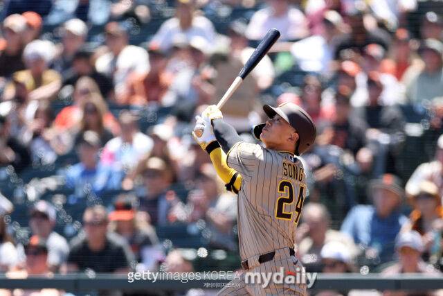 MLB 샌디에이고에서 뛰고 있는 송성문은 8일(한국시각) 열린 애리조나와 홈 경기에 2루수 겸 9번 타자로 선발 출전했으나 3타수 무안타로 침묵했다./게티이미지코리아