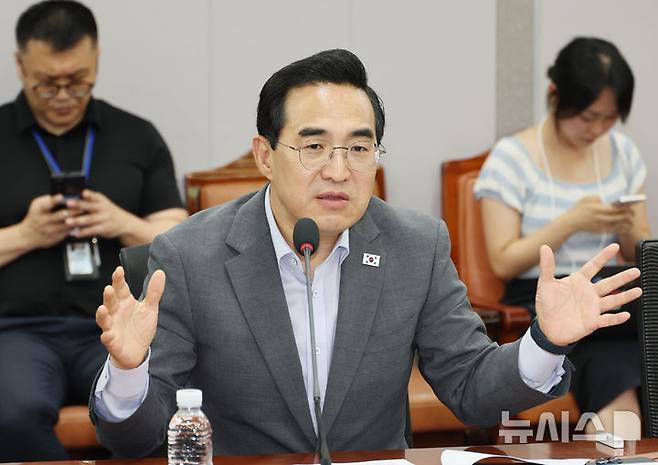 [서울=뉴시스] 최진석 기자 = 박홍근 기획예산처 장관이 7일 여의도 국회의원회관에서 열린 청년정책 간담회에서 발언하고 있다. 2026.07.07. myjs@newsis.com