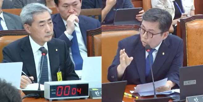 신현송 한국은행 총재가 9일 오전 재정경제기획위원회 업무보고에서 국회 안도걸 더불어민주당 의원(오른쪽)의 질의를 경청하고 있다. (사진=국회 인터넷 의사중계시스템)