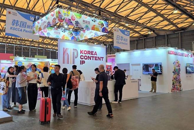 한국콘텐츠진흥원이 지난해 10월 중국 상하이 '차이나 라이선싱 엑스포'에서 운영한 한국공동관 모습.