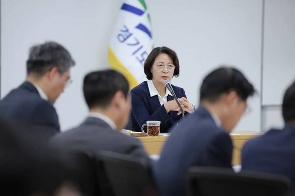10일 추미애 경기도지사가 경기도청 율곡홀에서 열린 총괄과장급 실국장 회의에서 발언하고 있다. /추미애 경기도지사 SNS.