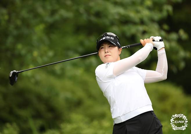 고지우가 10일 강원 정선군 하이원CC에서 열린 '하이원리조트 여자오픈 2026' 2라운드 3번홀에서 티샷을 하고 있다. (KLPGA 제공. 재판매 및 DB 금지) 2026.7.10 ⓒ 뉴스1