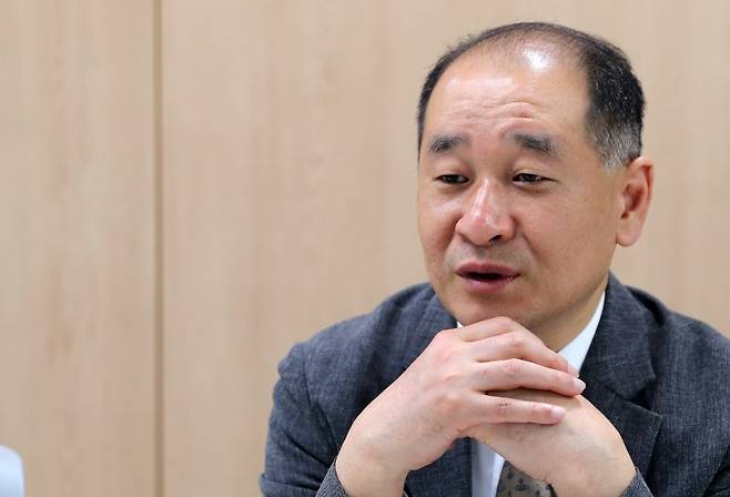 ‘밧데리 아저씨’라고 불리는 박순혁 금양 이사가 26일 서울 마포구에 위치한 금양 서울사무소에서 뉴스1과 인터뷰를 하고 있다. 2023.4.26/뉴스1 ⓒ News1 이동해 기자 /사진=뉴스1