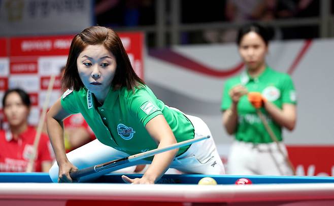 ‘당구 여제’ 김가영이 이끄는 팀리그 1라운드 1위 하나카드가 2위 우리금융캐피탈과 빅매치를 펼친다. PBA 제공