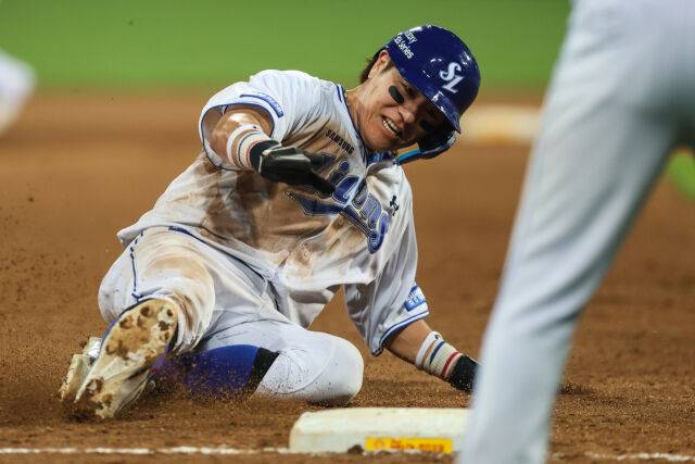 강민호가 7월 9일 대구 LG 트윈스전 3루로 슬라이딩을 하고 있다./삼성 라이온즈 제공