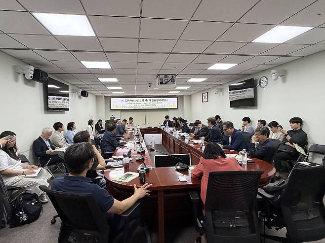 지난 7일 국회의원회관에서 '대통령 주재 국가관광전략회의의 새로운 패러다임 모색'을 주제로 관광정책세미나가 열리고 있다. 김석기 의원실 제공