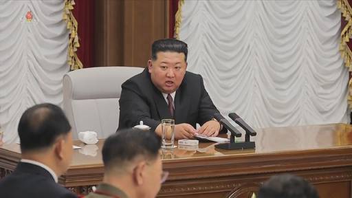 김정은 국무위원장은&nbsp;지난 9일 조선노동당 중앙군사위원회 제9기 제1차 확대회의를 주재했다. 조선중앙TV·뉴시스