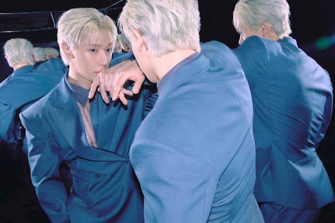 Singer Wonho has unveiled concept photos for all three versions of his new album, CORE, marking the start of the official countdown to his comeback. Through the RAW, SHELL, and CRACK versions, Wonho showcased distinct charms and a wide visual spectrum.His agency, Highline Entertainment, sequentially released Wonhos new album concept photos via its official social media channels. The SHELL version evokes a dreamy and mysterious atmosphere, while the CRACK version emphasizes his wild charm by incorporating a vintage car and wings.This album, Core, marks Wonhos first new release in about nine months and features a total of seven tracks, including the title track Dont Wake Me Up! Wonho participated in the production of all tracks, infusing the album with his unique musical style.Wonho plans to sequentially release various promotional content, such as music video teasers and a highlight medley. Wonhos new album, Core, will be released on the 21st at 6:00 p.m. via various online music platforms.