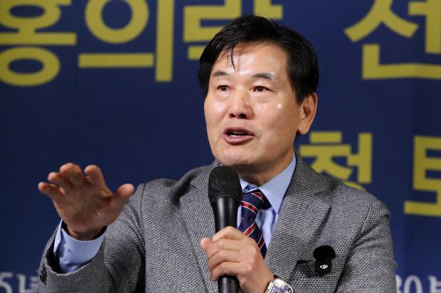 홍의락 전 더불어민주당 의원이 지난해 12월 대구 남구 이천동 대구아트파크에서 열린 대구·경북 중견 언론인 모임 '아시아포럼21' 정책토론회에 참석해 발언하고 있다. 아시아포럼21 제공
