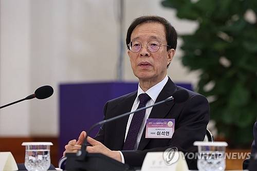 이석연 국민통합위원장