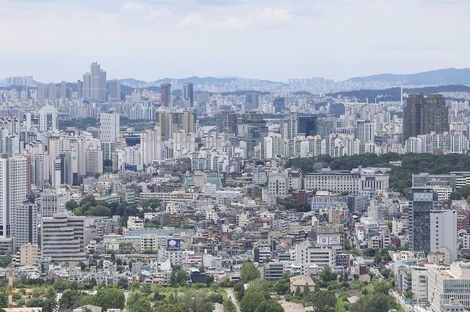서울 중구 남산에서 바라본 서울시내 모습./2026.7.7 사진=한경 임형택기자