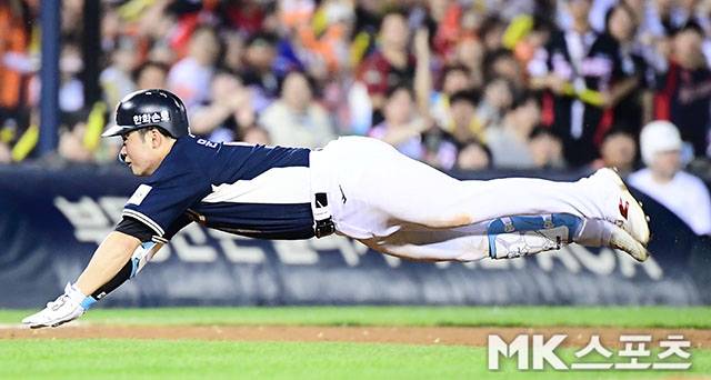 11일 오후 서울 잠실구장에서 ‘2026 신한 SOL KBO 올스타전’이 개최됐다. 8회초 1사 2루에서 나눔 문현빈이 1타점 3루타를 치고 진루하고 있다. 사진(잠실 서울)=김영구 기자
