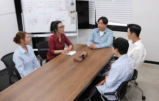 황석정, 최진혁, 조진세, 박세미 탐정사무소 방문