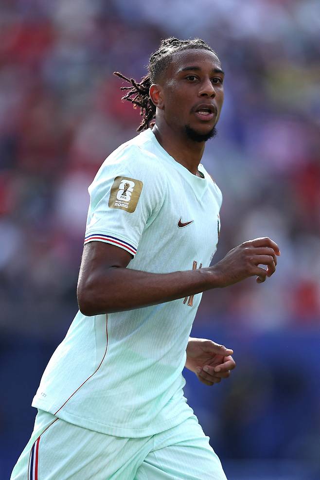 FOXBOROUGH, MASSACHUSETTS - JULY 09: Michael Olise #11 of France looks on during the FIFA World Cup 2026 Quarter Final match between France and Morocco at Boston Stadium on July 09, 2026 in Foxborough, Massachusetts.   Molly Darlington/Getty Images/AFP (Photo by Molly Darlington / GETTY IMAGES NORTH AMERICA / Getty Images via AFP)<저작권자(c) 연합뉴스, 무단 전재-재배포, AI 학습 및 활용 금지>