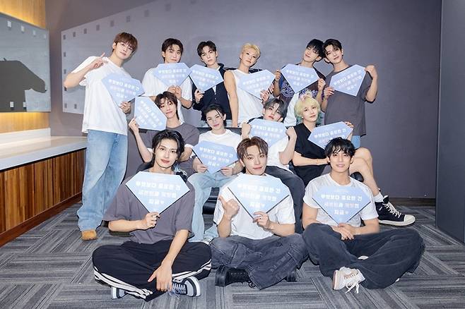 그룹 세븐틴이 13인 전원 재재계약 소식을 13일 밝혔다. 플레디스 엔터테인먼트 제공