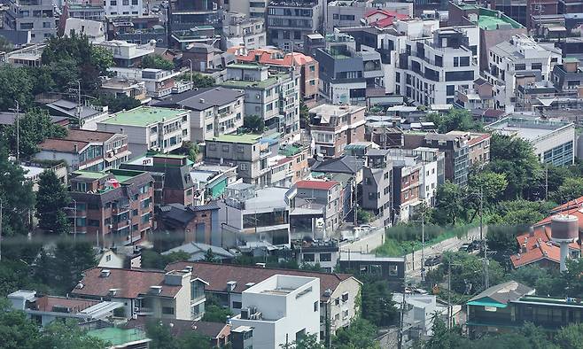 서울 아파트 전월세난이 이어지면서 빌라(연립·다세대) 경매시장도 달아오르고 있다. 연합뉴스