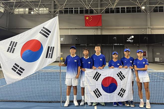 올해 U12 대표팀, 권율, 이예성, 이룬, 황빛나, 송하이, 손채린 (왼쪽부터) / 대한테니스협회