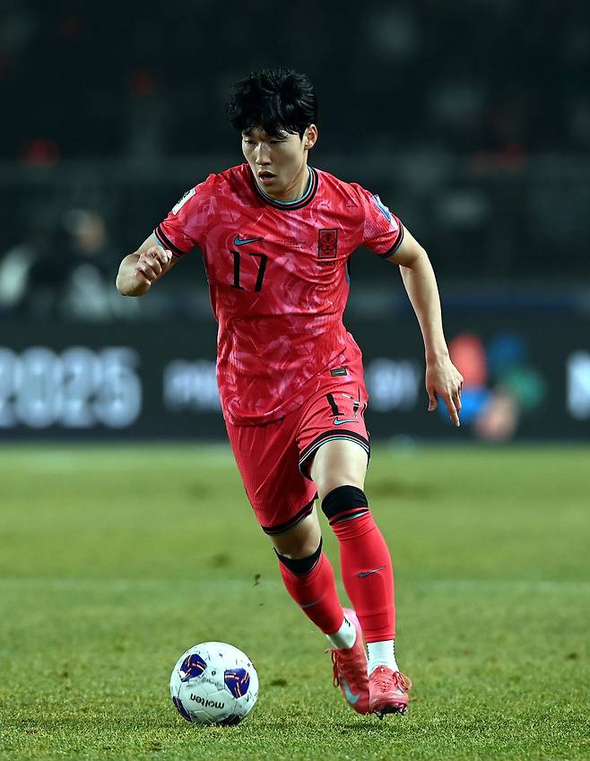 축구국가대표팀 윙포워드 배준호의 올랭피크 리옹 이적이 14일 급물살을 타고 있다. 스포츠동아DB