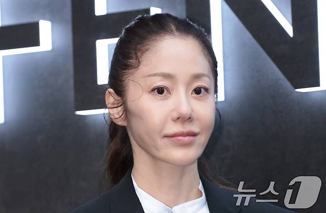 배우 고현정이 15일 오후 서울 강남구 팔라초 펜디 서울에서 열린 마리아 그라치아 키우리의 데뷔 컬렉션 론칭 행사에 참석해 포즈를 취하고 있다. ⓒ 뉴스1 권현진 기자
