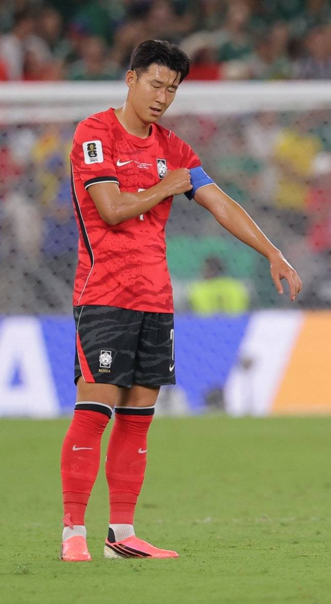 ▲ 조별리그 조기 탈락의 책임이 사퇴한 홍명보 감독에게 집중되고 있는 가운데, 외신은 손흥민의 침묵 역시 한국 대표팀 부진의 중요한 원인 가운데 하나였다고 분석했다. ⓒ연합뉴스