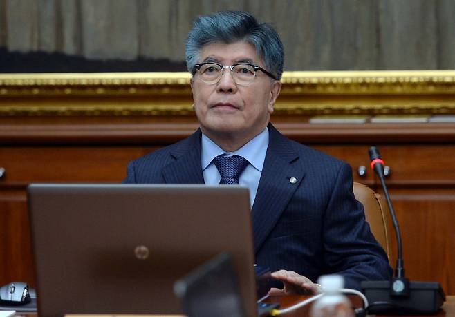 김중수 한국은행 총재가 2014년 2월 서울 한국은행에서 열린 금융통화위원회 정례회의에 참석해 있다. [헤럴드DB]