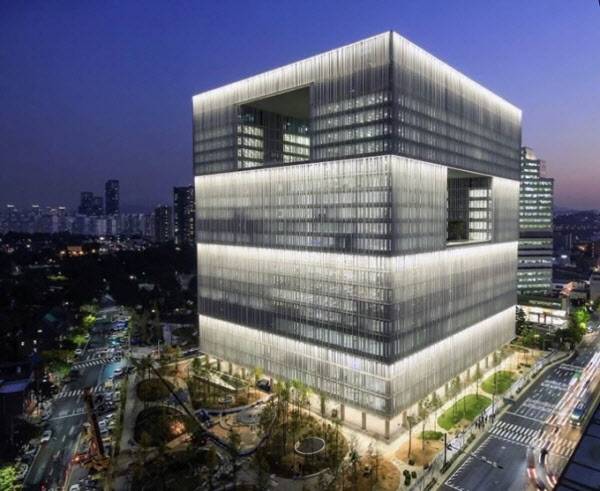 서울 용산 아모레퍼시픽 사옥 전경. 아모레퍼시픽