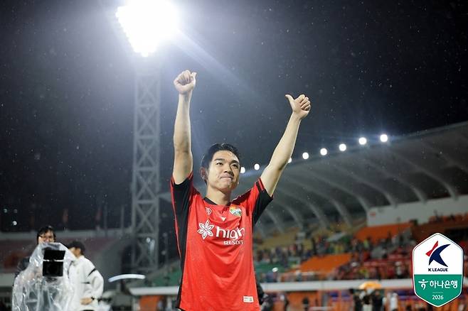강원 김대원이 김천정 승리 후 기뻐하고 있다. 제공 | 한국프로축구연맹