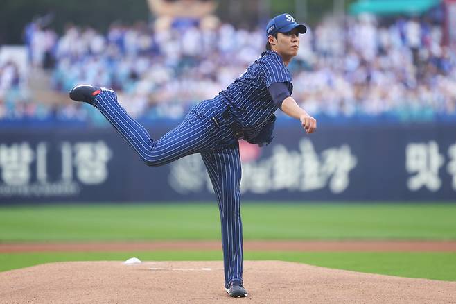 삼성 원태인이 19일 대구삼성라이온즈파크에서 열린 2026 KBO리그 정규시즌 롯데전에 선발 등판해 역투하고 있다. 사진 | 삼성 라이온즈