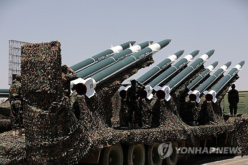 후티 반군의 군사 퍼레이드에 등장한 미사일. [로이터=연합뉴스]