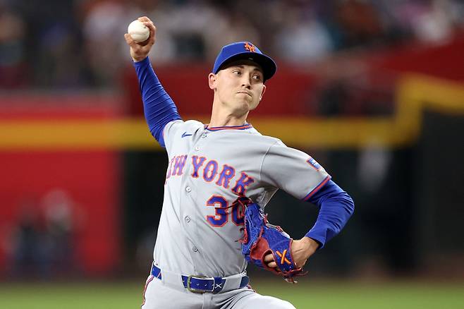 <yonhap photo-2960=""> PHOENIX, ARIZONA - MAY 08: Relief pitcher Luke Weaver #30 of the New York Mets pitches against the Arizona Diamondbacks in the seventh inning at Chase Field on May 08, 2026 in Phoenix, Arizona. Chris Coduto/Getty Images/AFP (Photo by Chris Coduto / GETTY IMAGES NORTH AMERICA / Getty Images via AFP)/2026-05-09 12:51:44/ <저작권자 ⓒ 1980~2026 ㈜연합뉴스. 무단 전재 재배포 금지, AI 학습 및 활용 금지></yonhap>