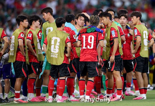 대한민국 축구대표팀이 2026 북중미 월드컵에서 조별리그 탈락이라는 성적을 거뒀다./게티이미지코리아