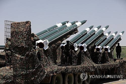 후티 반군의 군사 퍼레이드에 등장한 미사일 [로이터 연합뉴스 자료사진. 재판매 및 DB 금지]