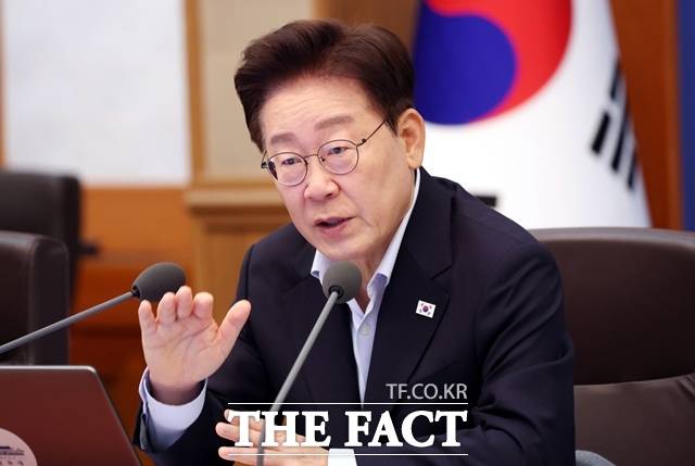 이재명 대통령이 21일 청와대에서 주재한 제31회 국무회의에서 발언하고 있다. /뉴시스