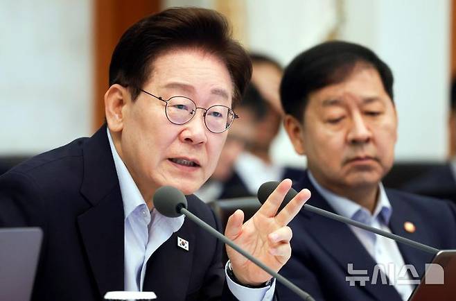 [서울=뉴시스] 김진아 기자 = 이재명 대통령이 21일 청와대에서 열린 국무회의에서 발언하고 있다.(청와대통신사진기자단) 2026.07.21. bluesoda@newsis.com