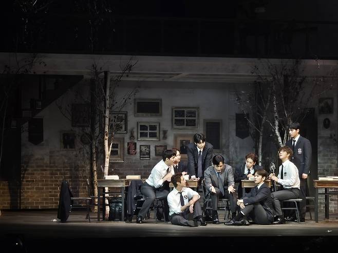 21일 오후 서울 놀 씨어터 대학로 우리카드홀에서 열린 연극 '죽은 시인의 사회' 프레스콜. 정경아 기자