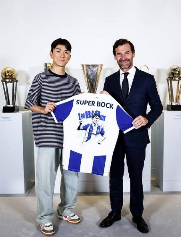 황인범이 최근 네덜란드 페예노르트를 떠나 포르투갈의 명문 FC포르투와 입단 계약을 맺었다. 포르투 SNS 제공