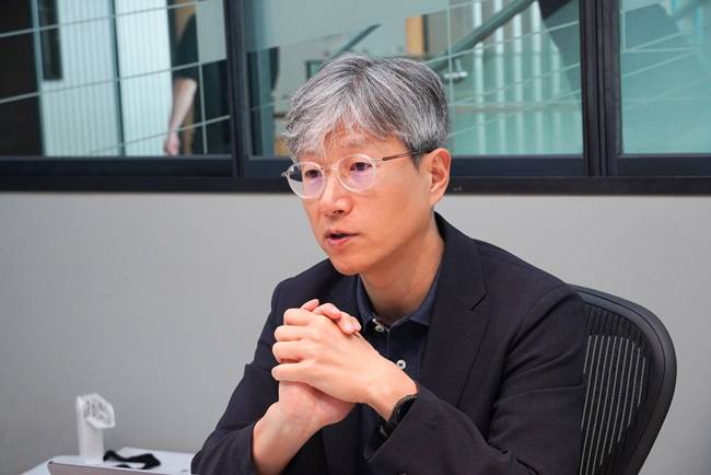 강민수 NHN클라우드 최고인프라책임자(CIO)가 인터뷰하고 있는 모습/사진제공=NHN클라우드