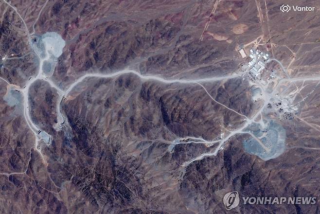 이란 중부 곡괭이산 위성사진 [Vantor/로이터=연합뉴스자료사진 재판매 및 DB 금지]
