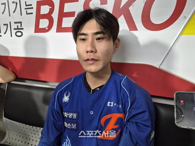 한화 심우준이 22일 광주-기아 챔피언스 필드에서 열린 2026 KBO리그 정규시즌 KIA전에서 맹타를 휘두르며 팀 승리를 이끈 후 인터뷰에 나섰다. 광주 | 김동영 기자 raining99@sportsseoul.com