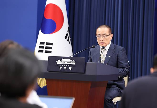 위성락 국가안보실장이 22일 청와대 춘추관에서 이재명 대통령의 7월 미국 및 남미 순방 관련 사전 브리핑을 하고 있다. /뉴시스